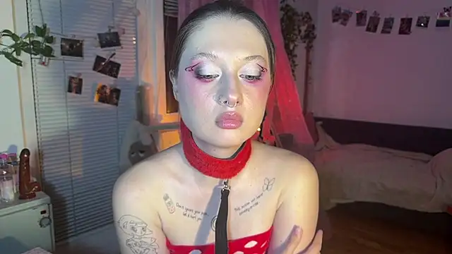 Jenny darling love online show from May 6, 6:23 pm