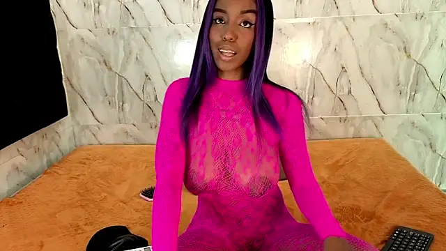 Georgis  online show from October 30, 8:43 pm