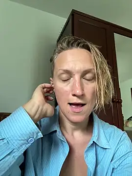 UmaTruewoman online show from May 5, 5:32 am