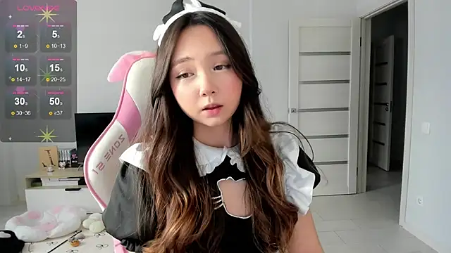 Fluffy Rose online show from May 14, 8:09 am