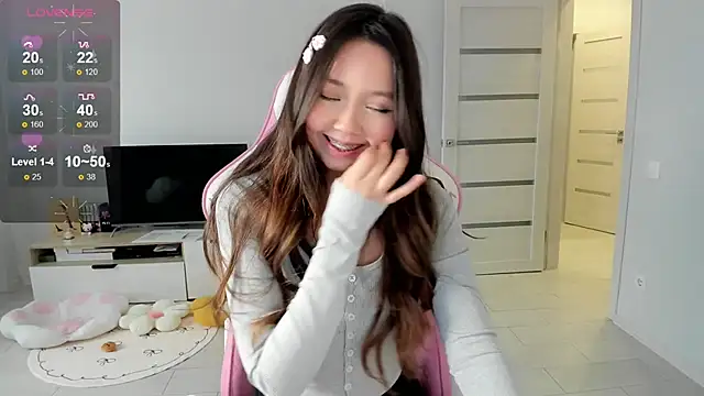 Fluffy Rose online show from May 16, 10:36 am
