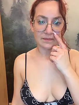 ladoucedu34 online show from February 13, 12:01 am