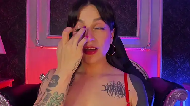 MeganDraco  online show from May 15, 5:48 pm