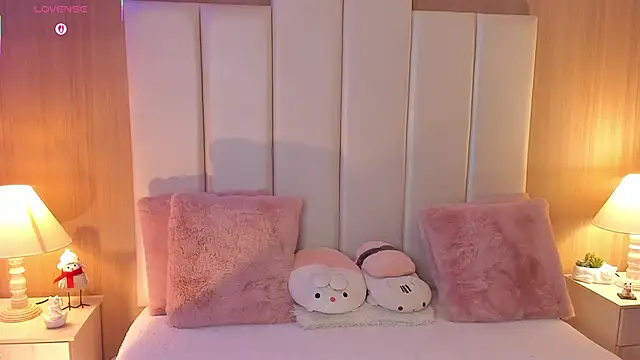 CaseyPiierce online show from January 6, 8:45 pm