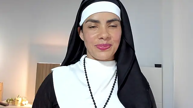 ClaraMariaMon online show from May 22, 10:30 pm