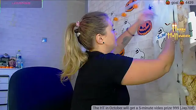 SuchCute online show from October 23, 3:23 am