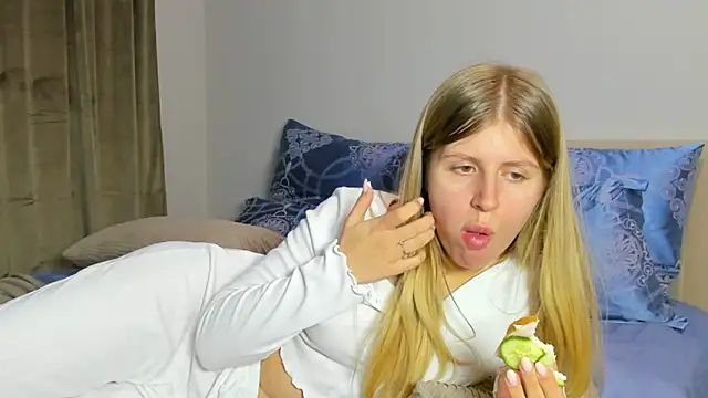 kirraa  online show from December 1, 7:16 pm