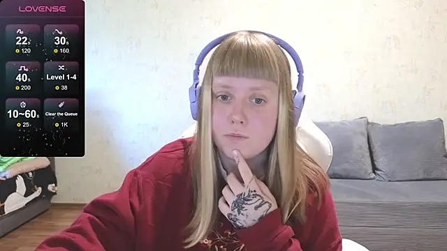 June shy0 online show from May 8, 8:39 am
