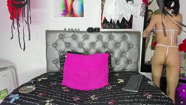 YUKIODAVIS online show from October 31, 1:15 pm