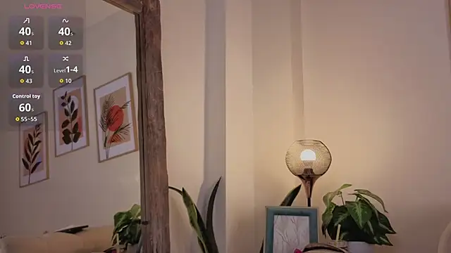 DahianaWalcott online show from October 15, 7:38 pm