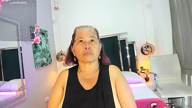 girl amada online show from May 16, 2:05 pm