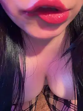 Fadwaa beat online show from March 21, 9:20 pm