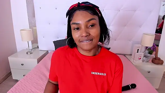 Isla Scott online show from January 13, 11:25 am