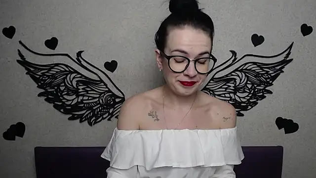 JasmineKouch online show from October 16, 5:26 pm