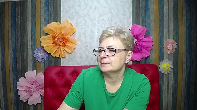 EmiliaGree online show from March 28, 6:29 pm