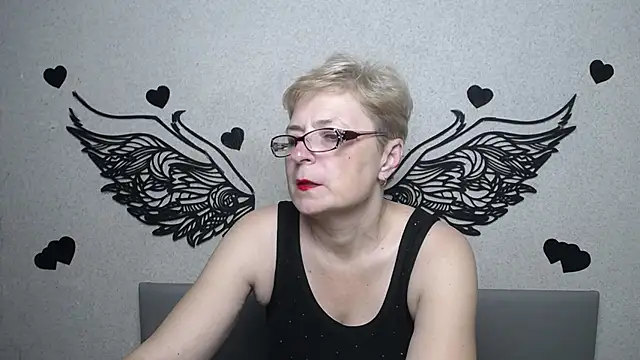 EmiliaGree online show from July 11, 5:24 pm