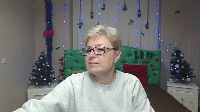 EmiliaGree online show from January 9, 6:12 pm