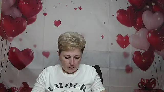 EmiliaGree online show from May 16, 5:12 pm