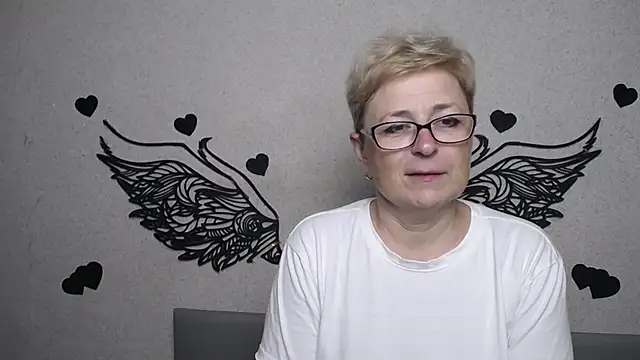 EmiliaGree online show from July 5, 5:18 pm