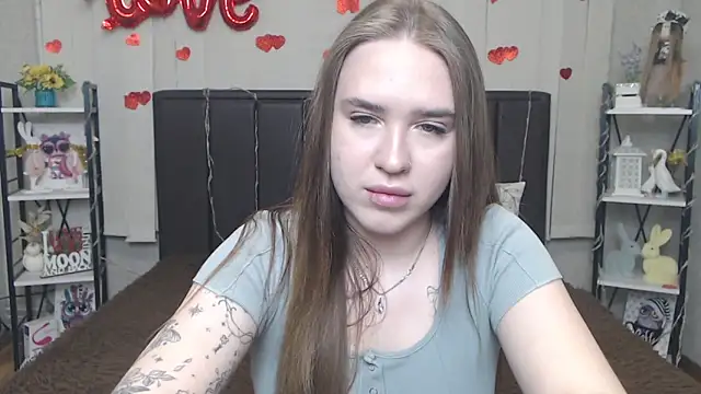 LauraHlot online show from May 9, 6:43 pm