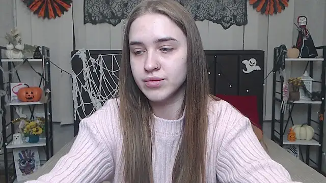 LauraHlot online show from November 1, 6:50 am