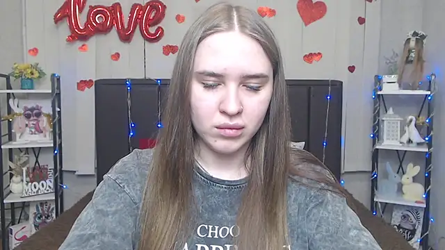 LauraHlot online show from May 15, 6:10 pm