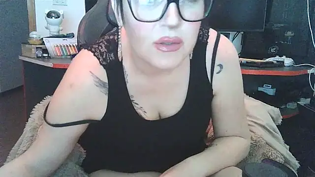 LaDamaNeraa online show from April 17, 1:57 pm