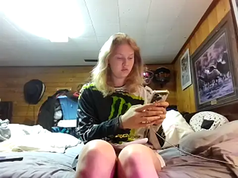 Ryan and Aurora online show from May 11, 1:24 pm