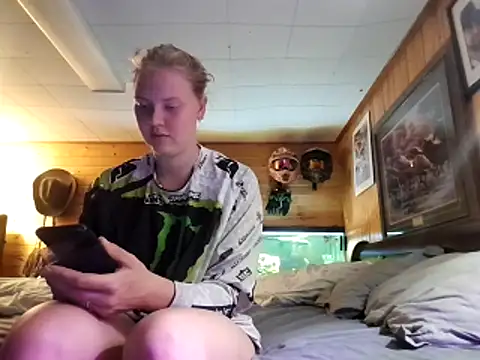 Ryan and Aurora online show from May 13, 4:02 pm