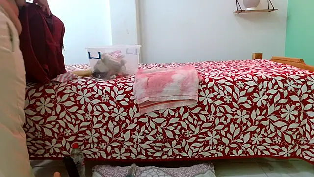 evaleribigtits18 online show from May 17, 12:54 am