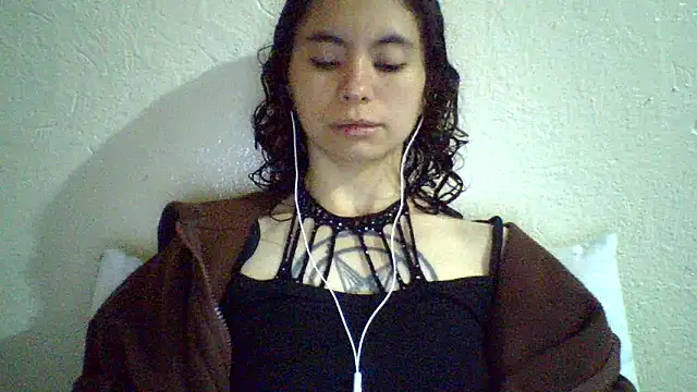 CELEna098rs707 online show from May 22, 9:02 pm