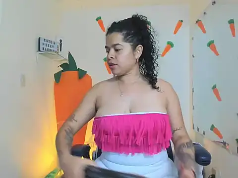 alexa-cooper- online show from April 2, 9:34 pm