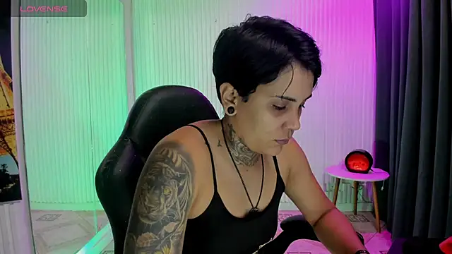 ZhoeStrong online show from May 27, 1:49 am