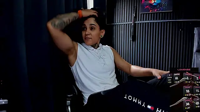 ZhoeStrong online show from November 24, 8:44 pm