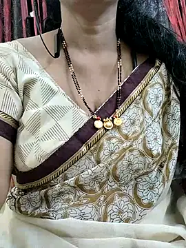 Snapshot of bhuvana555 chatting on September 11, 4:46 am bhuvana555 online show from September 11, 4:46 am