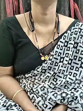 Snapshot of bhuvana555 chatting on September 26, 7:33 pm bhuvana555 online show from September 26, 7:33 pm