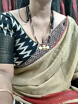 Snapshot of bhuvana555 chatting on September 25, 6:17 pm bhuvana555 online show from September 25, 6:17 pm