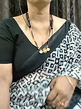 Snapshot of bhuvana555 chatting on September 27, 7:43 pm bhuvana555 online show from September 27, 7:43 pm