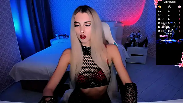 Snapshot of Emilia_Klar chatting on September 8, 2:49 pm Emilia Klar online show from September 8, 2:49 pm