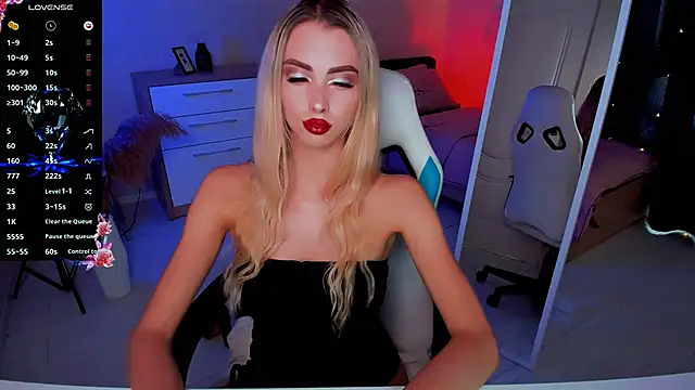 Snapshot of Emilia_Klar chatting on September 12, 3:19 pm Emilia Klar online show from September 12, 3:19 pm