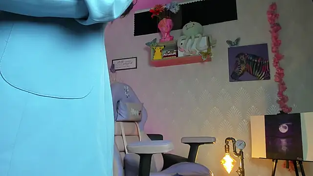 Snapshot of Alaia_Love77 chatting on September 12, 9:44 pm Alaia Love77 online show from September 12, 9:44 pm