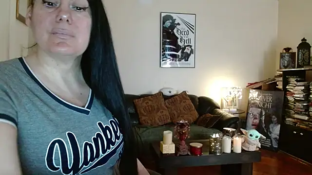 mandaloriangirls online show from April 1, 4:26 pm