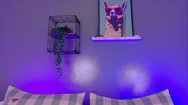 ParisFox  online show from April 9, 9:09 pm