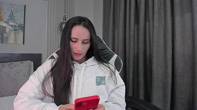 SaraGomez1 online show from May 11, 4:04 pm