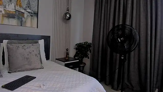 SaraGomez1 online show from July 6, 1:16 pm