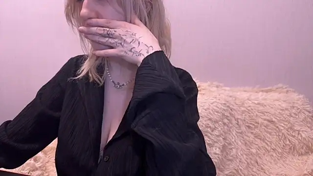 moundliicht1 online show from November 9, 9:55 pm