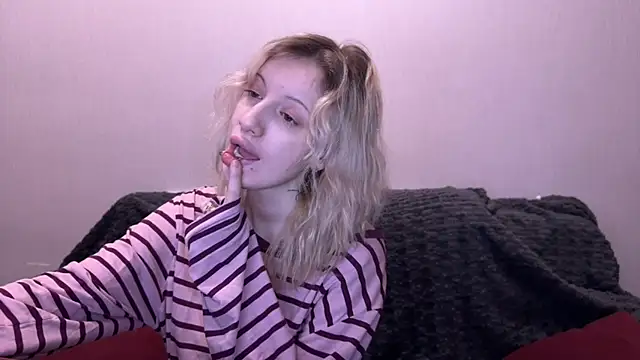 Snapshot of moundliicht1 chatting on October 7, 9:08 pm moundliicht1 online show from October 7, 9:08 pm
