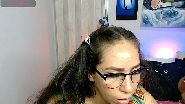 naihroby online show from April 7, 6:26 am