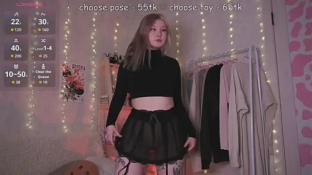 chillycharm online show from March 30, 10:42 pm