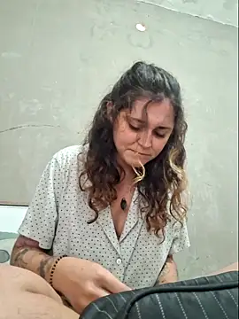 luuhcat09 online show from May 22, 2:37 pm